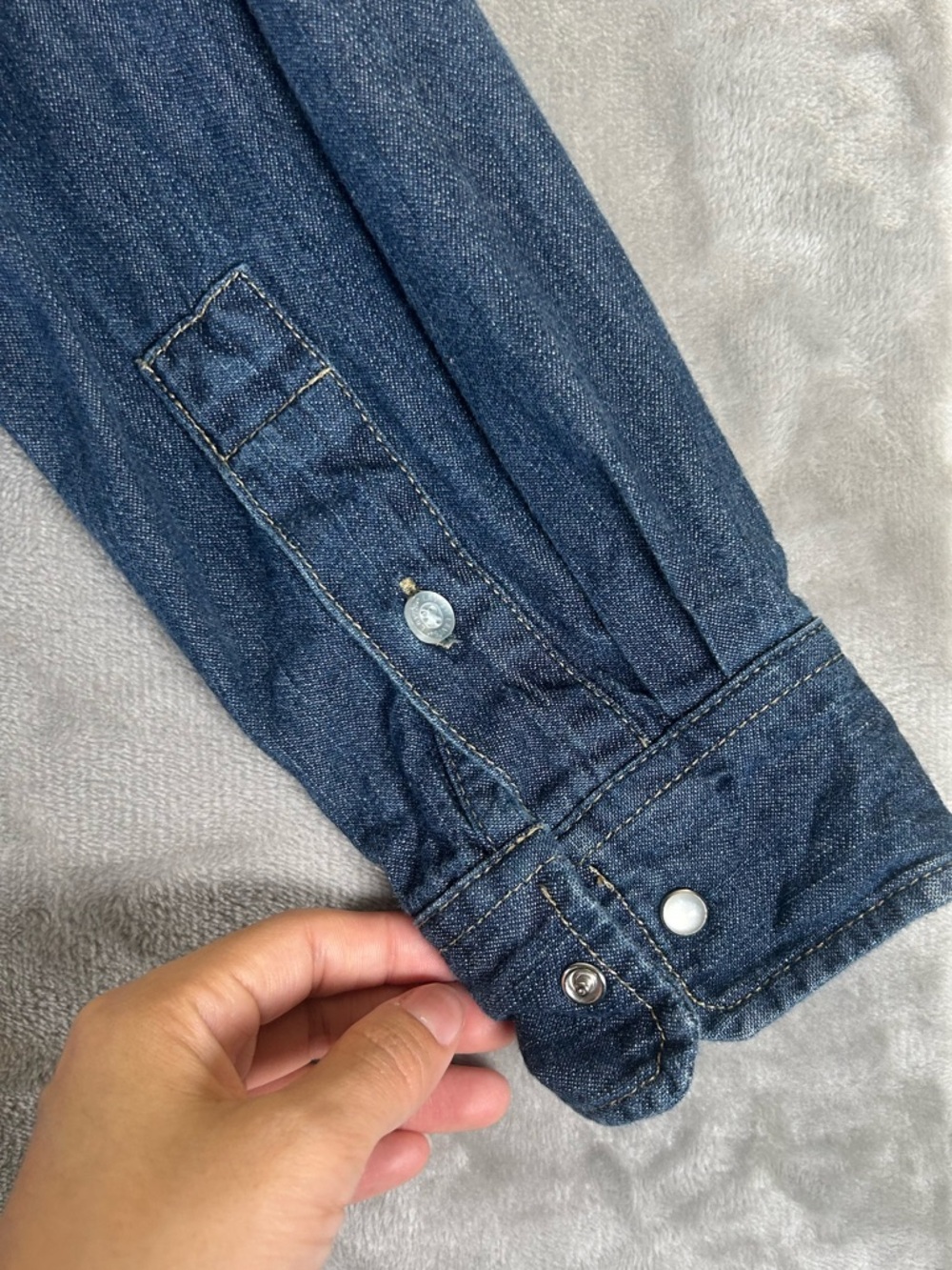 Levi's Dark Denim Western Shirt - Picture 8 of 14